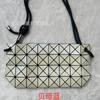 Bolsa de Tofu Zhai San Yi Sheng 2024 Novo Padrão Geométrico de Diamante Bolsa com Cordão Moda Simples Bolsa de Ombro Transversal