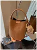 2026 Nuevo Bolso Cruzado Estilo Maillard Vintage de Cuero Suave, Bolso Cubo para Mujer, Bolso de Mano Versátil Estilo Coreano para Viajar, Diseño de Nicho