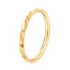 Anillo de estilo frío con diseño de nicho, ligero, de lujo, sencillo, apilable, de acero de titanio de alta calidad para mujer, joyería sin color.