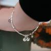 2026 Nuevo Modelo Pulsera Plateada Deslumbrante para Mujer con Cascabeles, Nicho de Lujo Ligero, No es Necesario Quitar al Lavarse las Manos