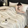 Colcha de Verão Bordada Xiyin Temu Comércio Exterior Transfronteiriço, Colcha de Verão Refrescante de Seda Gelada, Colcha Fina para Ar Condicionado de Dormitório Atacado