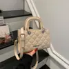 2026 Bolso Pequeño Ligero Nuevo para Mujer, Bolso Cruzado Versátil de Verano, Diseño de Nicho, Bolso Cuadrado Pequeño de Mano/Un Hombro