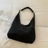Bolsa tote de cor sólida para o dia a dia, bolsa de grande capacidade para mulheres, nova coleção outono 2026, design estiloso e descontraído, bolsa de ombro única