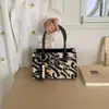 Bolso de Mano Moderno Nuevo 2026, Bolso Vintage para el Trabajo, Bolso de Hombro con Diseño de Nicho, Bolso Cruzado Nuevo Versátil para Mujer