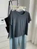 Camiseta de manga corta con cuello redondo de terciopelo mousse suave y liso para mujer, otoño e invierno, estilo coreano simple, color liso, versátil, adelgazante, hombro normal, capa base