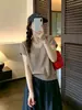 Camiseta de Tricô Casual da Moda com Gola U de Manga Curta 2026 Estilo Coreano Verão Guangzhou Shisanxing Em Estoque Versátil Cor Sólida Redutora de Idade