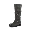 Botas de cuero para mujer, estilo desgastado, pierna ancha, punta redonda, a media pantorrilla, tacón grueso, botas de montar, con hebilla de cinturón, y un diseño de volantes