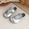 Sapatos de Princesa para Meninas, Modelo Primavera e Outono 2026, Sapatos para Todas as Estações, Sapatilhas para Meninas, Sapatos Pequenos de Couro Infantis, Sapatos Estilosos para Bebês Meninas