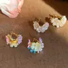 Pendientes de Ciervo Blanco con Flores de Color para Mujer Primavera Dopamina Lujo Ligero Alta Gama Aretes Ambiente Festivo
