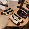 Sapatos Mary Jane populares estilo francês para aumentar a altura para mulheres, nova coleção outono 2026, sapatos de trabalho acolchoados em blocos de cor inspirados em Chanel para mulheres