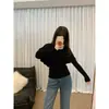 Conjunto de dos piezas estilo coreano con cuello de capa suave para mujer, diseño de invierno, suéter corto de nicho, tejido grueso y cálido