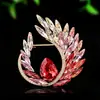 Nuevo Broche de Alas de Ángel de Cristal Degradado Elegante Pin de Solapa de Lujo Ligero Accesorio para Traje Sensación de Alta Gama