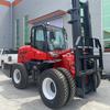 Empilhadeira Off-Road com Tração nas Quatro Rodas para Pedidos de Comércio Exterior, Caminhão de Manuseio e Carregamento com Cabine Fechada, Empilhadeira Diesel Totalmente Hidráulica