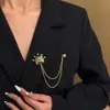 Broche Europeu e Americano Transfronteiriço Personalizado com Corrente, Coração de Diamante, Design de Veado, Moda, Floco de Neve, Geométrico, Criativo, Alfinete de Terno