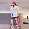 Conjunto de dos piezas de moda para niña, camiseta de manga corta con estampado de letras, vestido de verano, estilo coreano, moderno y elegante.