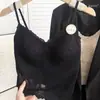 Camisola de renda estilo francês para mulheres, sem costura com bojos fixos embutidos, não precisa usar sutiã, respirável e confortável, adequada para usar em camadas ou como peça externa, com um lindo design nas costas