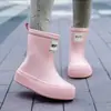 Botas de Lluvia Estilo Japonés para Mujer, Elegantes Zapatos de Agua de Caña Media, Botines Antideslizantes para Lavar el Coche, Lavandería y Uso Doméstico