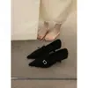 Zapatos de tacón de aguja estilo nicho, estilo francés, de cuero gris afelpado para mujer, zapatos cálidos de algodón Otoño e Invierno 2025, punta fina, zapatos para ir al trabajo
