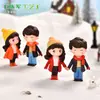 Día de San Valentín Pareja Tomándose de la Mano Paisaje en Miniatura Escritorio DIY Accesorios de Decoración de Bola de Cristal Estado de Ánimo de Chica Dulce Figura de Pareja