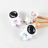 Broche de Muñeco de Peluche Relleno de Algodón de Astronauta Creativo Cadena para Colgar y Otras Muñecas Lindas Estilo Japonés Accesorios de Ropa para Parejas
