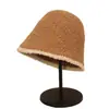 Chapéu de pescador de pelúcia de cordeiro para outono e inverno, novo chapéu balde com combinação de cores para mulheres, estilo japonês, versátil, quente, à prova de sol, chapéu de tricô