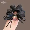 Scrunchie Floral com Lurex Preto e Dourado Retrô com Pérola para Mulheres, Novo Estilo 2026 Elástico Elegante para Cabelo