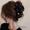 Presilha de Cabelo Triângulo Grande Hepburn, Presilha Tiburón de Concha de Cetim Francês para a Parte de Trás da Cabeça, Acessório de Cabelo de Luxo para Mulheres