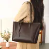 Bolso de mano, estilo retro para ir al trabajo, bolso tote de alta gama, nueva colección 2026, bolso de hombro casual versátil estilo coreano, se puede llevar debajo del brazo