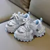 Zapatos Casuales de Moda Tendencia 2026 Modelo Nuevo de Primavera para Hombres, Mujeres y Niños, Transpirables Ligeros Antideslizantes Suave Suela Zapatos de Papá