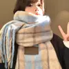 Bufanda de Mohair Cuadros Azules para Mujer, Estilo Coreano de Invierno, Sensación de Alta Gama, Engrosada para Calidez y Protección contra el Frío, Bufanda para el Cuello y Chal