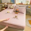 Esterilla de PE de doble jacquard personalizada para verano con cuentas de polietileno y bordado de oso lindo, esterilla simple de color liso para enfriar