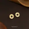 Moda Estilo Lujo Ligero Chapado en Plata Color de Retención Galvanoplastia Moneda de Cobre Pequeña y Simple Nuevos Pendientes Fábrica Creativos Tachuelas para Mujer