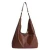 Bolso Tote Grande de Mujer de Alta Gama Transfronterizo con Remaches Retro Estilo Motero Fresco de Moda Nuevo Primavera 2026 Bolso de Hombro