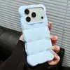 Patrón de nube ondulada con esquinas cuadradas, funda suave de color sólido adecuada para Apple 17Pro, funda de verano para iPhone 18