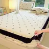 Padrão de flor de cerejeira, lençol de cama acolchoado de veludo de leite espessado, peça única, colcha de microfibra coral para inverno, capa de colchão com forro de fleece, capa protetora