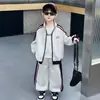 Conjunto Deportivo para Niños Estilo Primavera/Otoño 2026 Nueva Ropa Infantil Chaqueta Cardigan Guapa Conjunto Casual de Dos Piezas para Bebé Niño