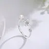 Nuevo Anillo de Mariposa Hueca con Perlas para Mujer Exquisito Diseño de Nicho Lujo Ligero Incrustado con Circonita Anillo Abierto para Dedo Índice Moderno