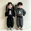 Conjunto de Moletom com Esquilo e Filhote de Cachorro Desenhos Animados para Meninos e Meninas, Calça Jogger, Roupa Casual Infantil de Duas Peças para Primavera e Outono para Irmãos