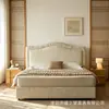 Cama de tela plisada estilo francés, estilo crema de lujo ligero, cama doble tapizada para dormitorio principal, cama de boda moderna minimalista con almacenamiento para espacios pequeños