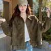 Chaqueta corta retro de gamuza color verde militar para mujer, colección de otoño, talla petite, estilo juvenil y casual, con diseño de patchwork a cuadros.