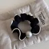 Goma para el pelo scrunchie de estilo francés, pequeña, perfumada, con borde blanco perla, elegante, versátil para moños, alta elasticidad, anillo para el pelo, accesorio para el pelo