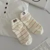 Calcetines Cortos Rayados para Mujer Verano Finos Transpirables de Algodón Lindos Bordado de Dibujos Animados Gato Caña Corta Femeninos Calcetines Tipo Barco Versátiles