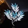 Broche de Flor de Glicinia de Cristal Degradado Lujo Ligero Sensación de Gama Alta Pin de Ramillete Elegante y Lujoso Accesorio Versátil para Abrigo Traje