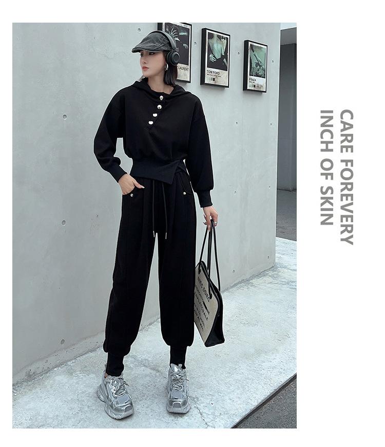 跨境淘货源分销2024秋冬季新款街头潮流减龄小个子爆款欧货网红款运动套装休闲运动气质休闲时尚流行新款秋装秋装女装时尚套装套装女装秋季套装女套装女女士运动服女装两件套套装卫衣套装休闲套装秋季套装女装时尚套装盐系休闲套装女装2024百搭设计感小众洋气欧货阿里国际站跨境采购Cross-border, shopping source, foreign trade, export, distribution 2024 fall, winter, new, street trend, explosive, European goods, network red, sportswear, leisure sports, temperament leisure, fashion popular, new autumn wear, autumn women's wear, fashion suit, women's wear, women's wear, women's wear, women's sportswear, women's two-piece, hoodie suit, casual suit, autumn suit, women's wear, Fashion suit salt department, casual suit women's dress, Ali International Station, cross-border procurement