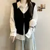 Roupas femininas plus size: um elegante conjunto de colete e camisa de duas peças que esconde a barriga, perfeito para o outono, projetado para fazer as mulheres plus size parecerem mais magras, com ombros de caimento regular e mangas compridas