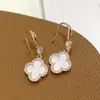 Pendientes de Trébol de Cuatro Hojas Rojos para Mujer, Pendientes Pequeños Estilo Chanel, Nuevos Pendientes de Moda Tendencia, Nuevo Diseño Elegante
