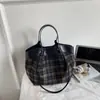 Popular Large-Capacity Bag for Women 2025 New Fashion Commuter Shoulder Bag Portable Leopard Print Tote Bag Bucket Bag