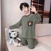 Roupa infantil, conjunto casual de outono para meninos, para crianças maiores, coleção outono/primavera 2026, conjunto de pijama de caimento solto, conjunto de duas peças, disponível para dropshipping, estilo moderno