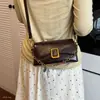 Nuevo Bolso Cruzado Brillante para Mujer Otoño 2026, Cierre Metálico Simple para Axila, Bolso de Hombro Individual Retro Franco-Coreano