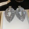 Brincos Pingente Gota de Água Cravejados de Diamante Agulha de Prata, Brincos Exquisitos Retro Europeus e Americanos, Brincos de Luxo Leve de Alta Qualidade com um Design Único